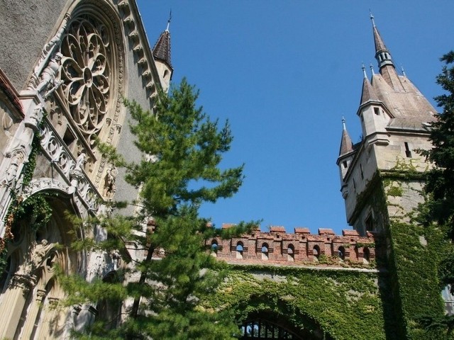 Zamek Vajdahunyad jest jedną z atrakcji turystycznych Budapesztu.