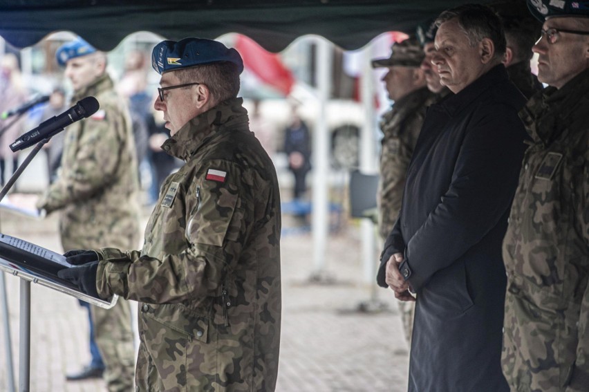 Apel i pożegnanie żołnierzy XIII zmiany Polskiego...