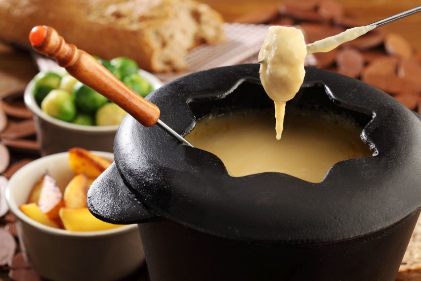 Serowe fondue.