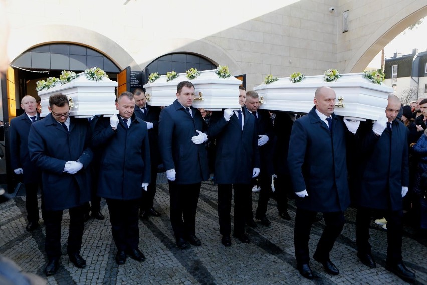 Pogrzeb trzech ofiar tragedii w Bukowinie Tatrzańskiej