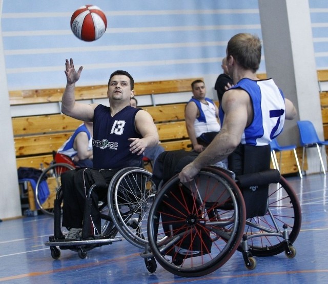 Rzeszowski Start wygrał, jak chciał. Nz. w akcji Tomasz Garstka.