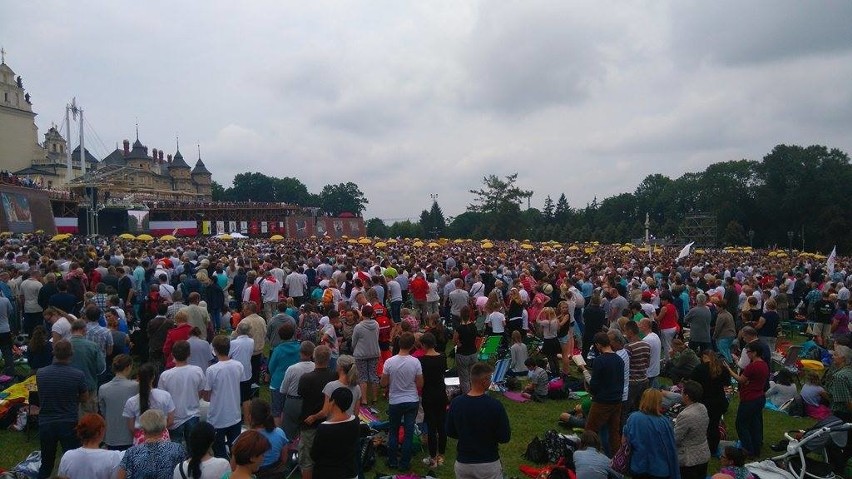 Papież w Częstochowie: Harcerki pomagają służbom podczas ŚDM