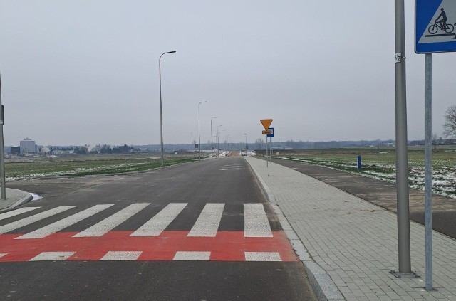 Pierwszy etap, związany z budową ciągu Warszawska – Podlaska, rozpoczął się w 2020 roku. Jest to w pełni uzbrojona droga o długości ok. 1,1 km między ulicą Warszawską a Podlaską.