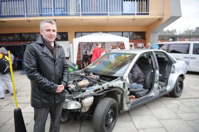 Stoisko Centrum Kształcenia Praktycznego i Ustawicznego. - Staramy się, aby nasi absolwenci mogli się odnaleźć na rynku pracy, np. jako mechanicy - mówi Ireneusz Wiśniewski z CKPiU.