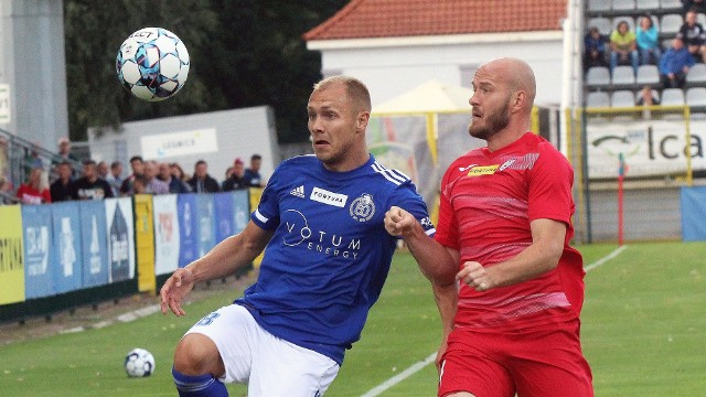 Kamil Zapolnik (z lewej) przez ostatnie dwa i pół sezonu grał w Miedzi Legnica