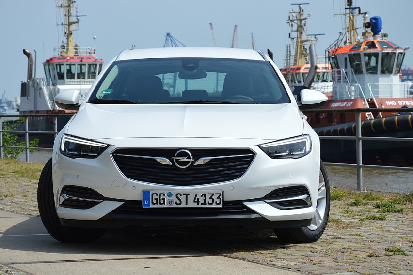 Opel Insignia Sports Tourer...