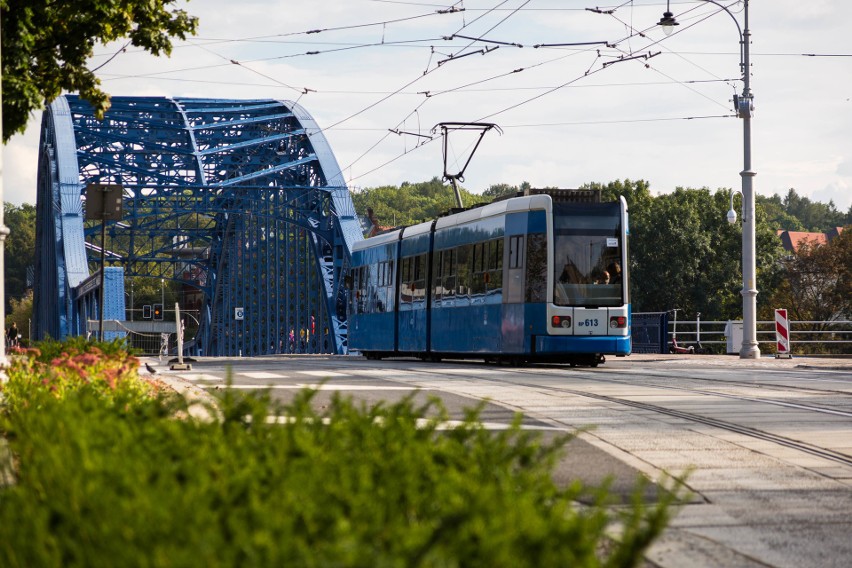 Kraków. Kolejne opóźnienie na przebudowywanej ulicy Krakowskiej. Są zastrzeżenia do wykonanych prac [ZDJĘCIA]