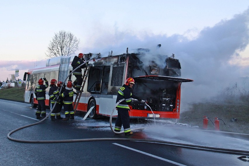 Spłonął hybrydowy autobus, który miał trafić do Częstochowy [ZDJĘCIA]