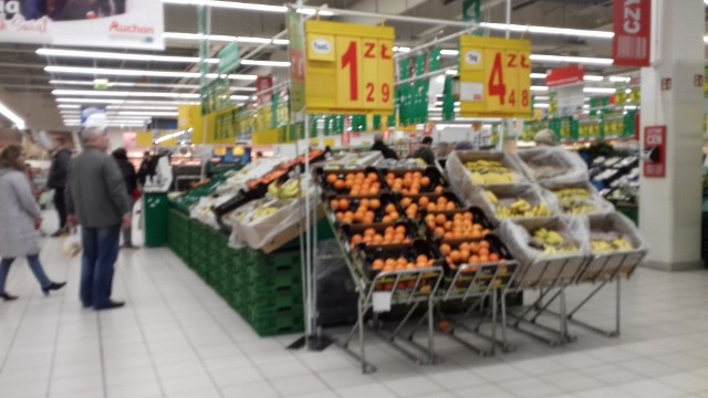 Sklepy czynne  6 stycznia. Jak są czynne sklepy w Trzech Króli? Sklepy czynne dziś. Biedronka, Kaufland, Auchan i Tesco