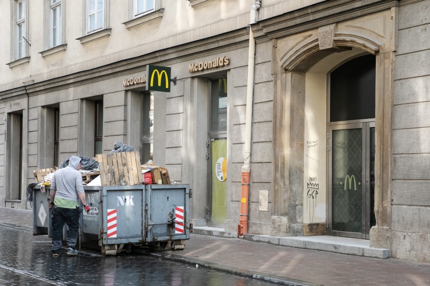 Trwa przebudowa restauracji McDonald's przy ul. Szewskiej w...
