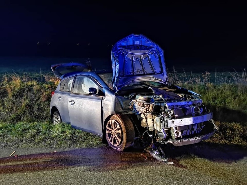 Lipowy Dwór: Wypadek samochodu osobowego. Droga była całkowicie zablokowana przez 2 godziny [ZDJĘCIA]