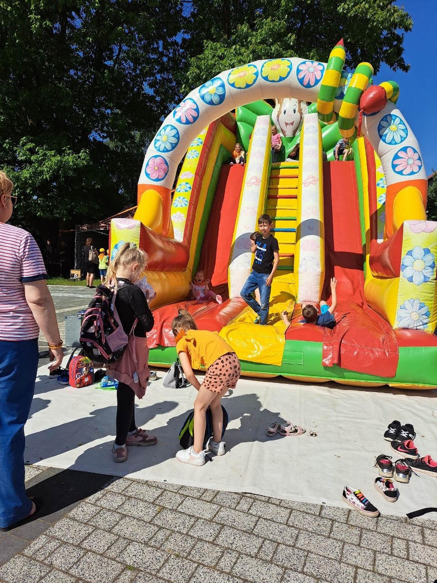 Kolorowy Dzień Dziecka w Stąporkowie. Dzieci bawiły się naprawdę świetnie się świetnie. Zobacz zdjęcia 