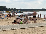 Plażowicze chętnie wypoczywają na Świętokrzyskiej Ibizie. Byłeś nad zalewem w Sielpi w piątek, 18 sierpnia? Znajdź się na zdjęciach!