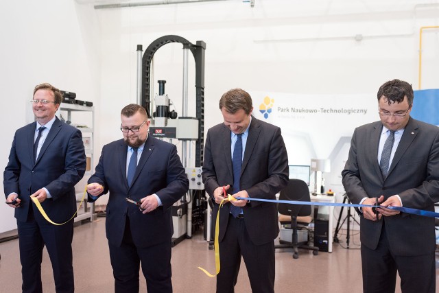 Otwarcie laboratorium w Parku Naukowo-Technologicznym w Opolu.