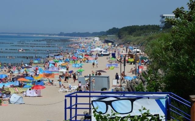 Pogoda nad morzem na weekend: Ranki ciepłe i pogodne, po południu deszcz i burze [wideo, kamerki, mapy]