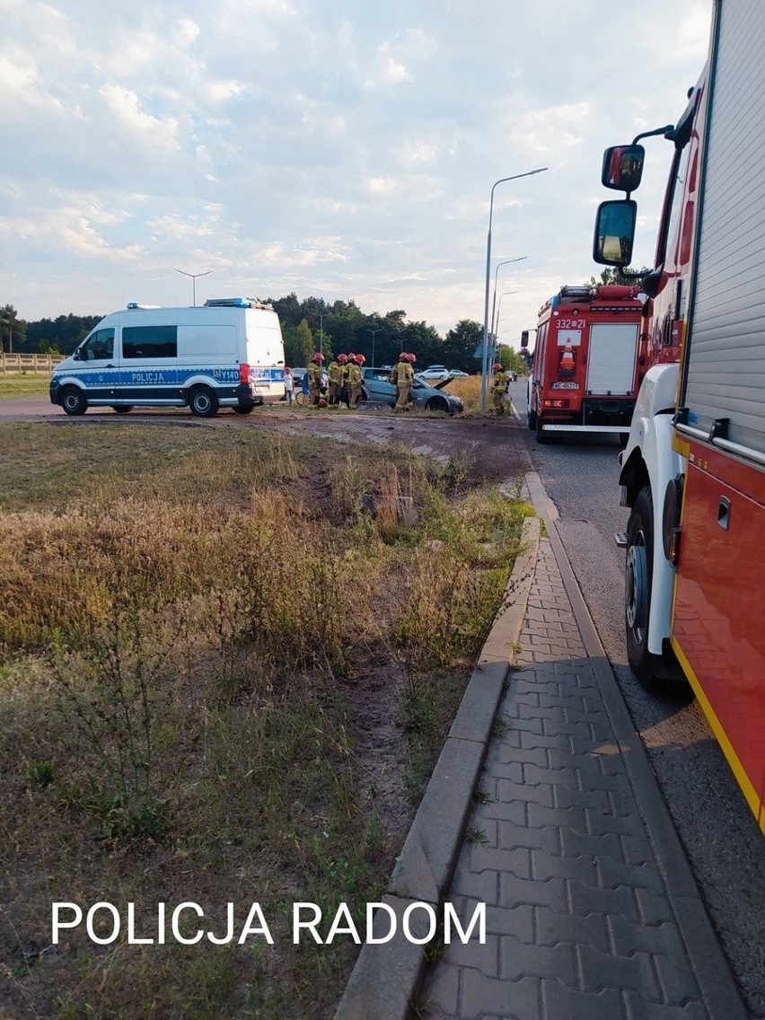 Dwa groźne wypadki z udziałem pijanych kierowców w Radomiu i powiecie radomskim. Ich samochody dachowały