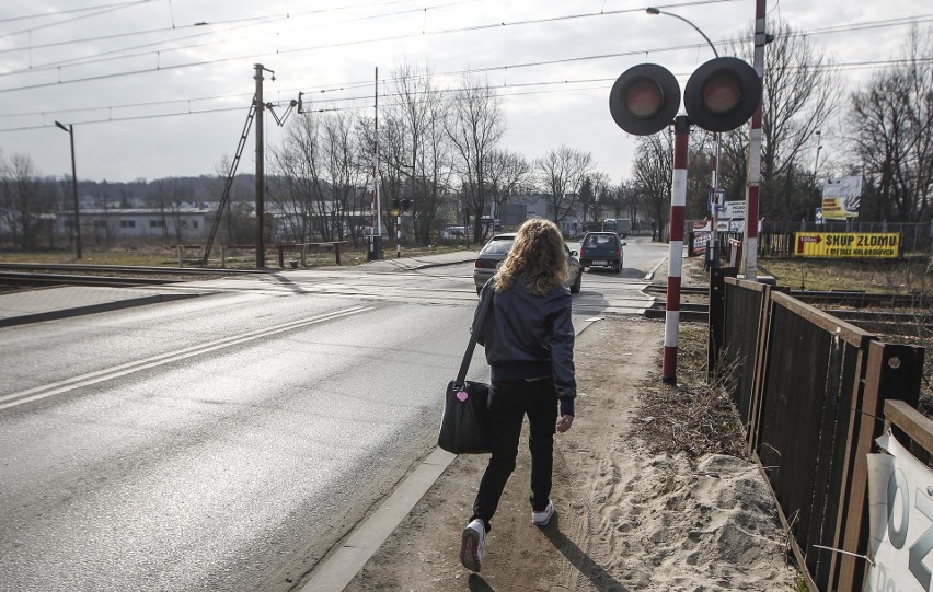 Koniec ze staniem pod ramą na przejeździe kolejowym w Łańcucie. Powstanie tu wiadukt lub tunel