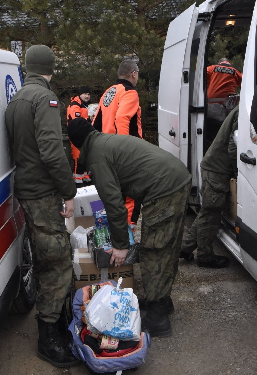 Ratownicy medyczni z Łodzi na pomoc Ukraińcom uciekającym przed wojną ZDJĘCIA