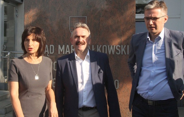 Czwartkowa konferencja. Od lewej: Agata Binkowska, Jacek Wołowiec i Adam Jarubas.