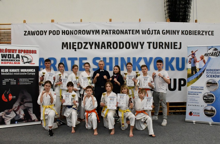 Duży sukces Klubu Karate Morawica na turnieju w Kobierzycach. W zawodach wzięło udział 340 zawodników z 6 krajów Europy. Zobacz zdjęcia