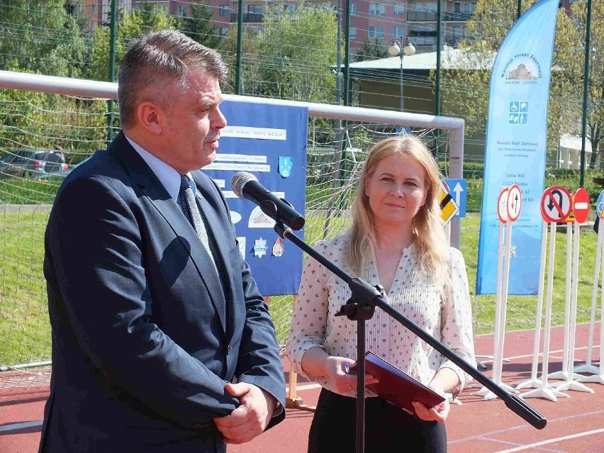 Dzień Godności Niepełnosprawnych w Starachowicach  na sportowo