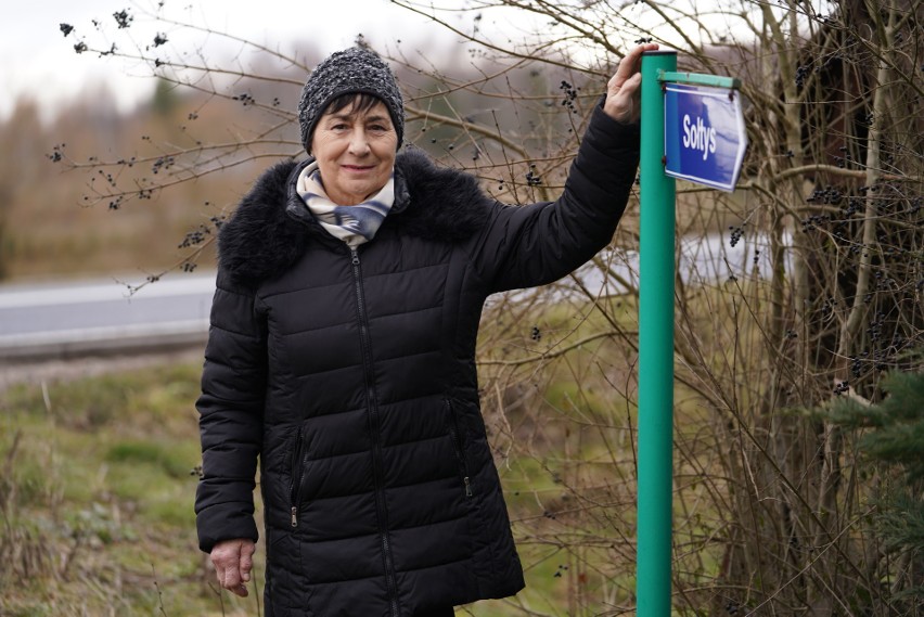 Prawo do dodatku emerytalnego w wysokości 300 zł przysługuje...