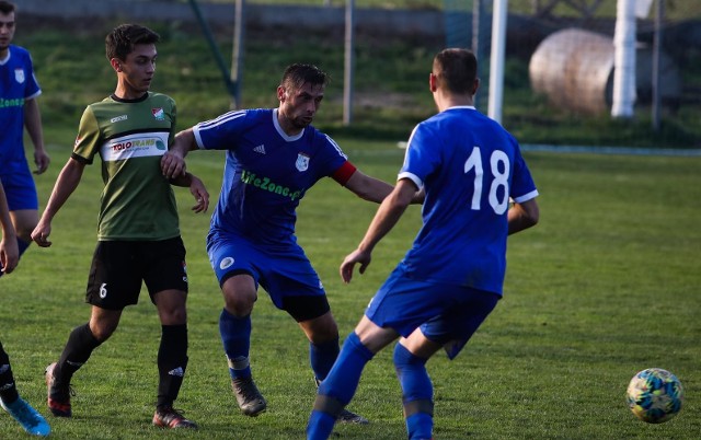 Błękitni Bodzanów do okręgówki awansowali w 2019 r. To ich drugi sezon na tym szczeblu