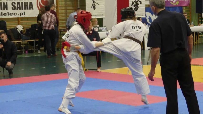 Pięć medali Niepołomickiego Klubu Karate Kyokushin w mistrzostwach Polski juniorów