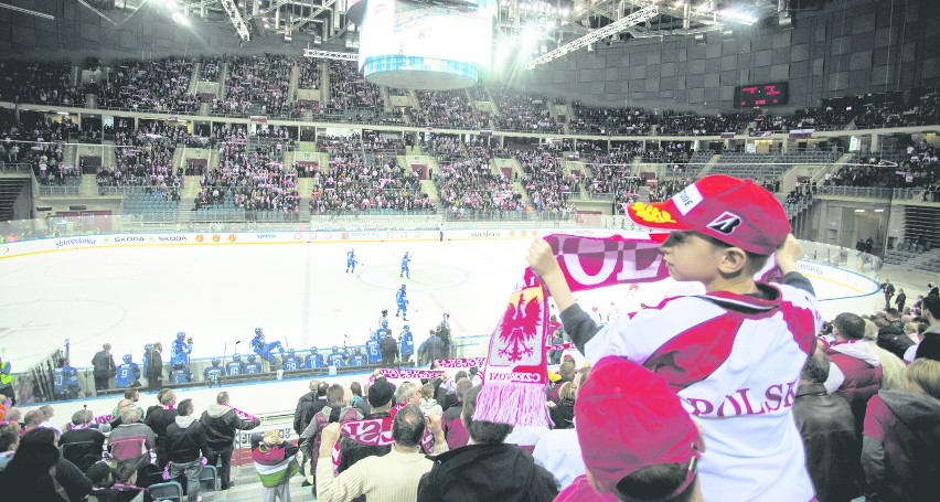 Mecz Polaków oglądało mniej kibiców niż spotkanie Węgrów W...