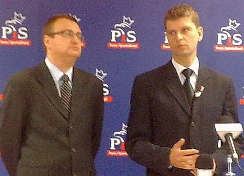 Rafał Rudnicki (z lewej) i Dariusz Piontkowski z podlaskiego PiS