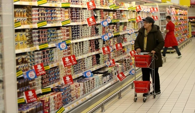 KIEDY SĄ ZAMKNIĘTE SKLEPY W NIEDZIELE? Sejm przyjął ustawę o zakazie handlu w niedziele. Nowe przepisy weszły w życie w marcu. W jakie dni sklepy będą zamknięte? Sprawdź LISTĘ DNI ZAKAZU HANDLU W NIEDZIELE. W które dni sklepy w marcu będą zamknięte?