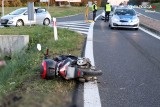 Śmiertelny wypadek na DK 43 w Krzepicach. Kierowca skutera z niewyjaśnionych przyczyn zjechał do rowu
