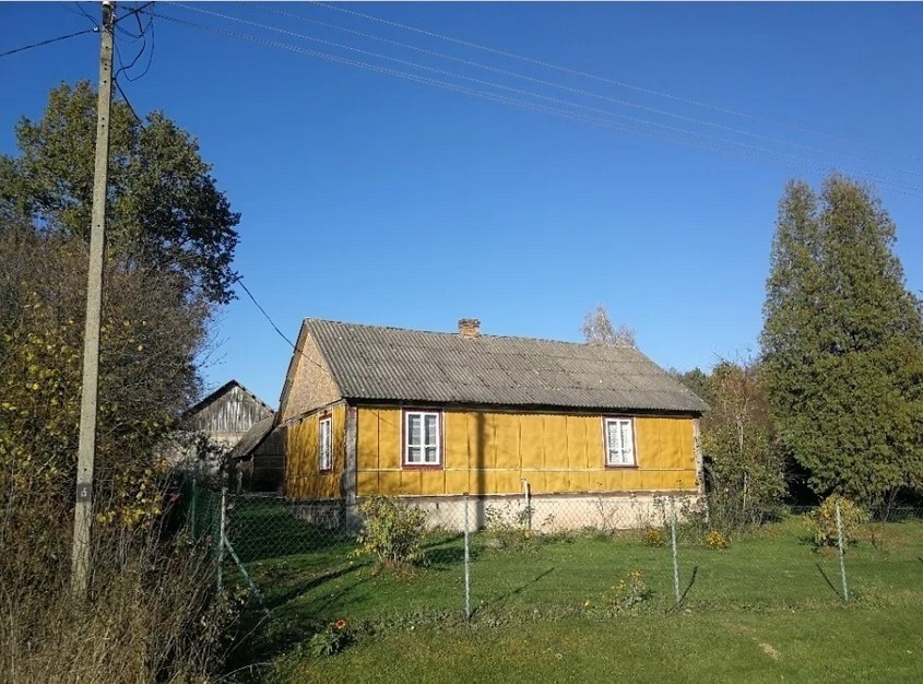 Dom drewniany w gminie Krzczonów...