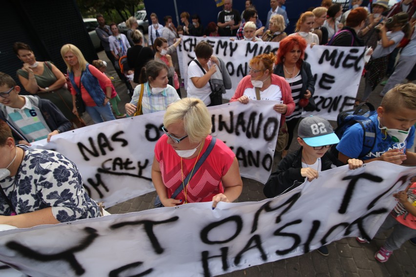 Mieszkańcy Bytomia protestują przeciw nielegalnym...