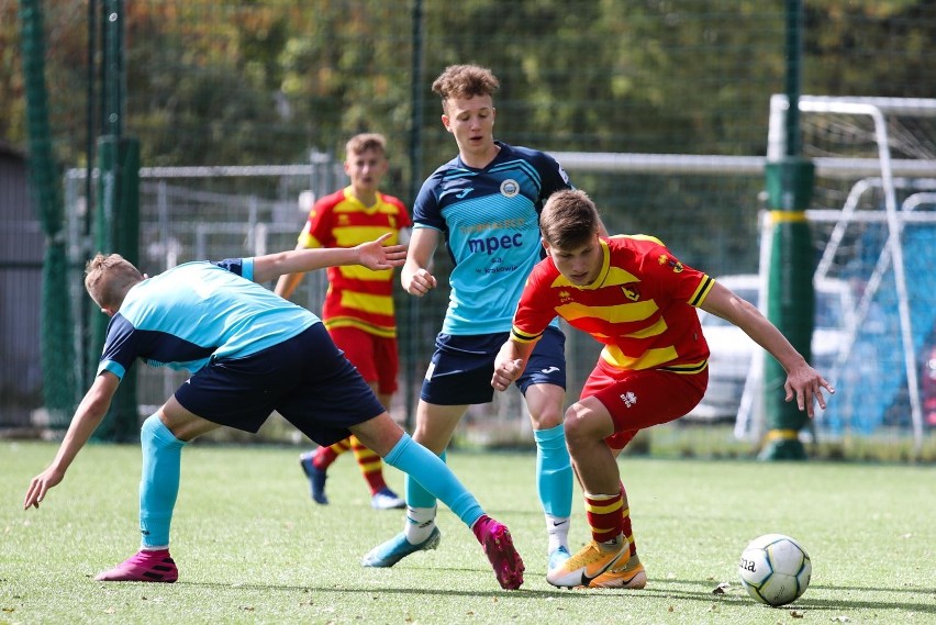 Centralna Liga Juniorów U-18. Wysoka porażka Hutnika Kraków na własnym boisku z Jagiellonią Białystok [ZDJĘCIA]