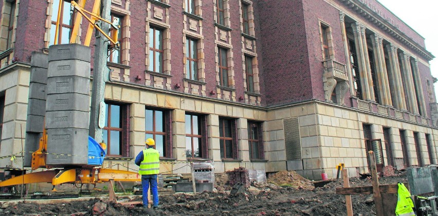 Na zakończenie remontu Pałacu Kultury Zagłębia w Dąbrowie...