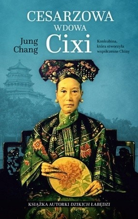 Jung Chang to autorka słynnych "Dzikich łabędzi&#8221; oraz monumentalnej biografii Mao. W pracy nad biografią Cixi korzystała z liczącego 12 milionów dokumentów Pierwszego Archiwum Historycznego Chin.