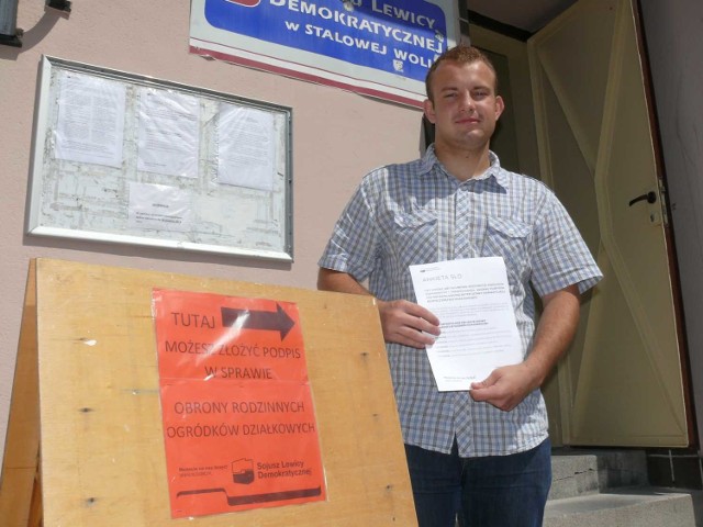 Adam Grzegorski, przewodniczący Federacji Młodych Socjaldemokratów w Stalowej Woli, zbierał w niedziele podpisy.
