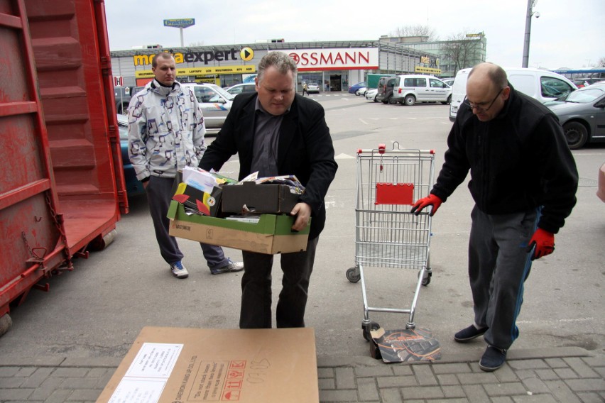 Drzewko za makulaturę 2018. Rozdajemy Czytelnikom Kuriera sadzonki za niepotrzebne papiery (ZDJĘCIA, WIDEO)