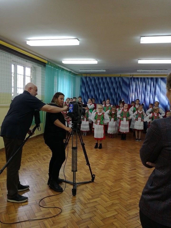 Telewizja Polsat pokaże jak dzieci z Kadzidła uczą się...