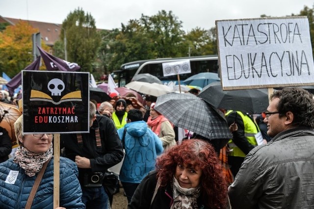 Na razie podpisy zbierają w internecie. Zapowiadają jednak, że gdy o akcji zrobi się głośniej, ulotki i petycje będą też dostępne w papierze