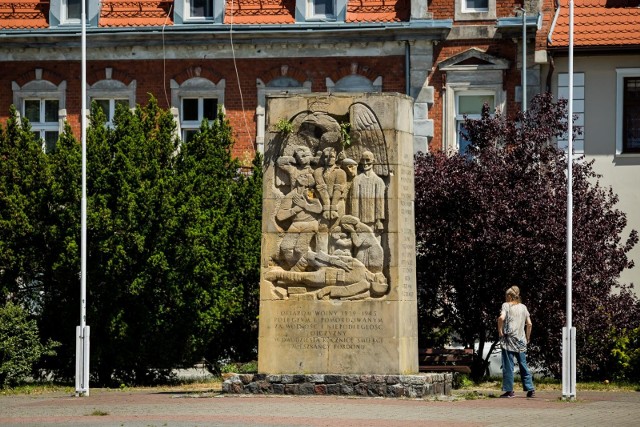 Rewitalizacja Starego Fordonu postępuje - ekipy krzątają się na uliczkach, wkrótce wejdą na płytę rynku. Równolegle trwają prace na nabrzeżu Wisły.