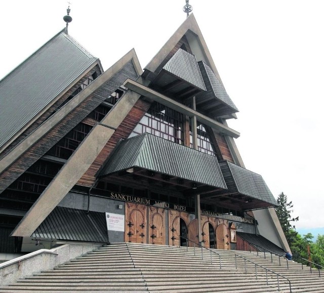 Nowy kościół na Olczy został konsekrowany w 1988 roku przez kard. Franciszka Macharskiego. Parafia działała tam od 1914 roku 