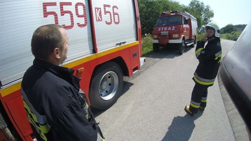 Strażacy i policjanci ratowali katamaran w Świnnej Porębie – na pokładzie nikogo nie było