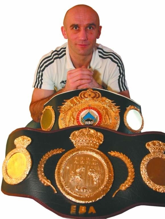 Były zawodnik Hetmana Białystok Aleksy Kuziemski stanie w sobotę w Budapeszcie przed szansą wywalczenia tytułu bokserskiego mistrza świata w wadze półciężkiej organizacji WBO.