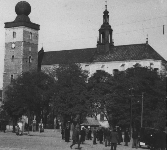 Bazylika Grobu Bożego w Miechowie,1918-1932.