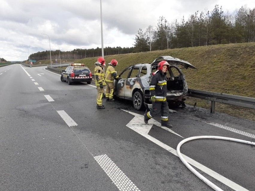 Pożar samochodu wybuchł w środę, 5 lutego, na trasie S3 pod...