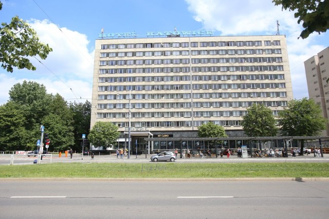 Hotel Katowice w Katowicach przy alei Korfantego. Tak wygląda obecnie.Zobacz kolejne zdjęcia. Przesuwaj zdjęcia w prawo - naciśnij strzałkę lub przycisk NASTĘPNE