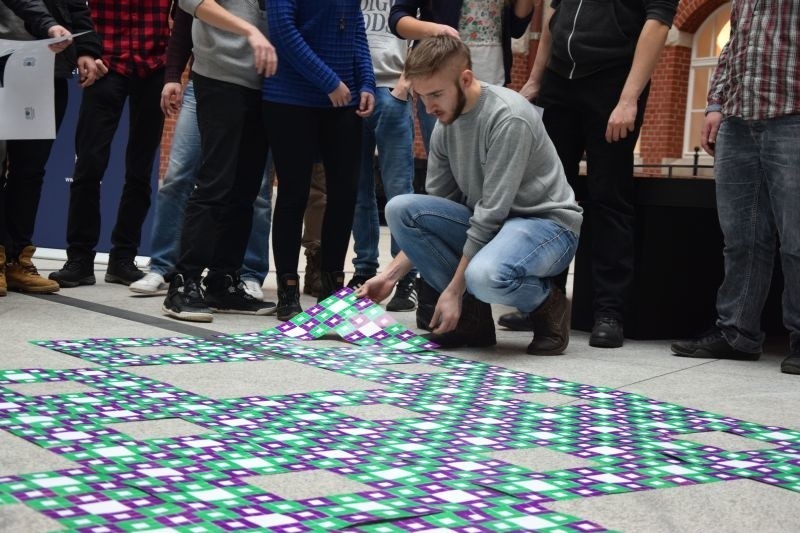 Studenci Politechniki Gdańskiej "wykleili" fraktal [ZDJĘCIA, WIDEO]