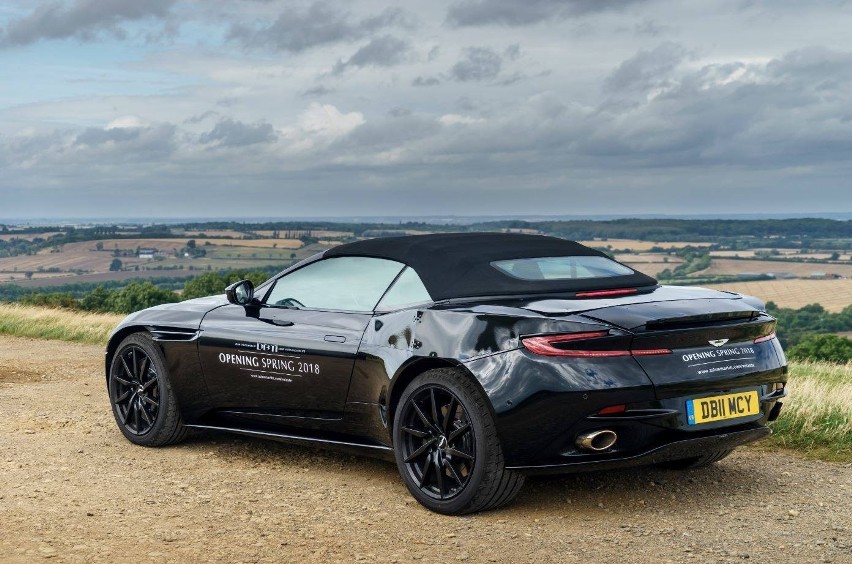 Aston Martin DB11 Volante...